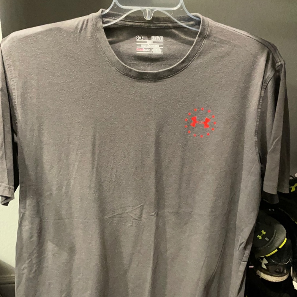Xl under armour T-shirt